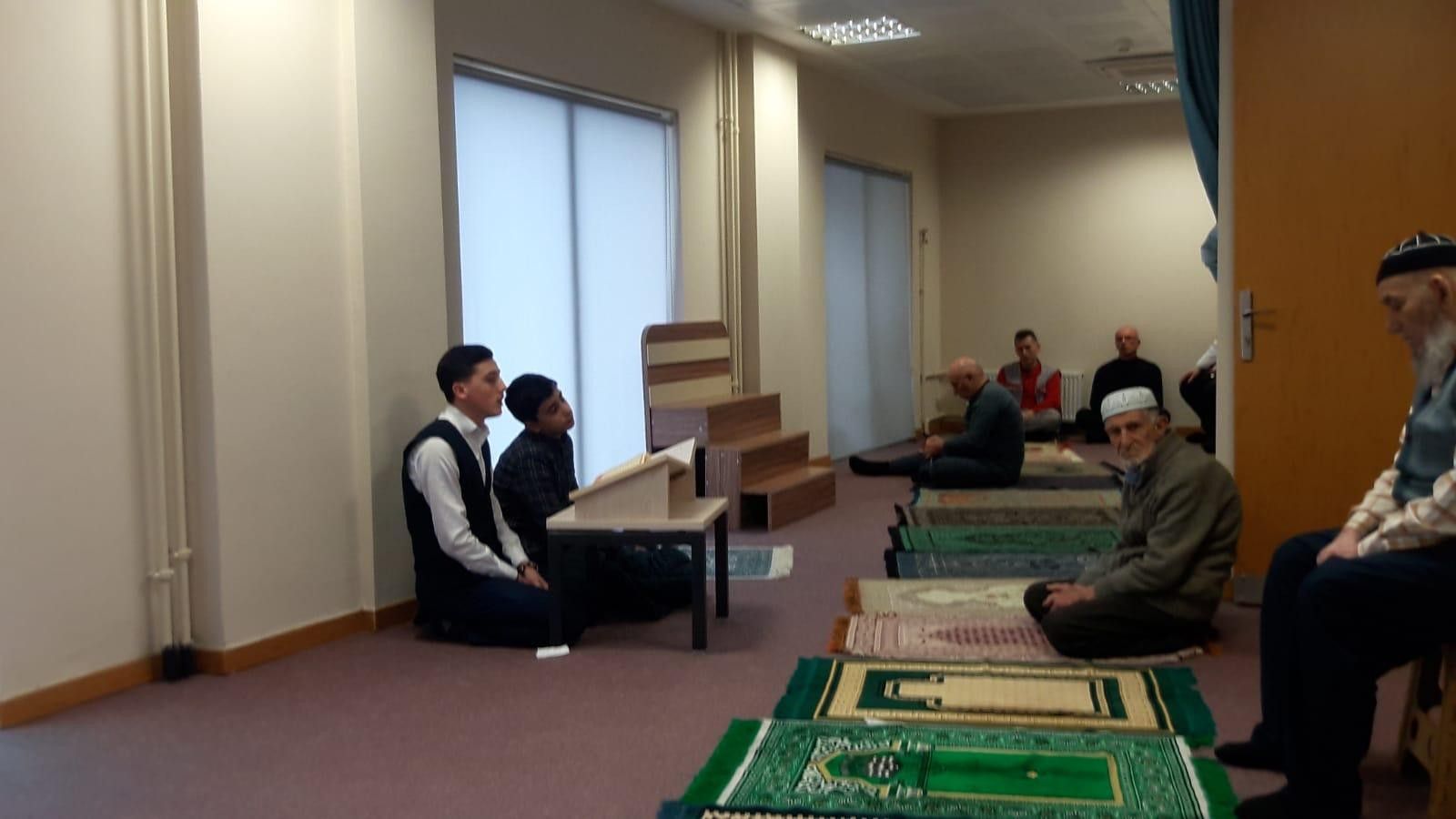 Huzurevinde huzurlu ibadet