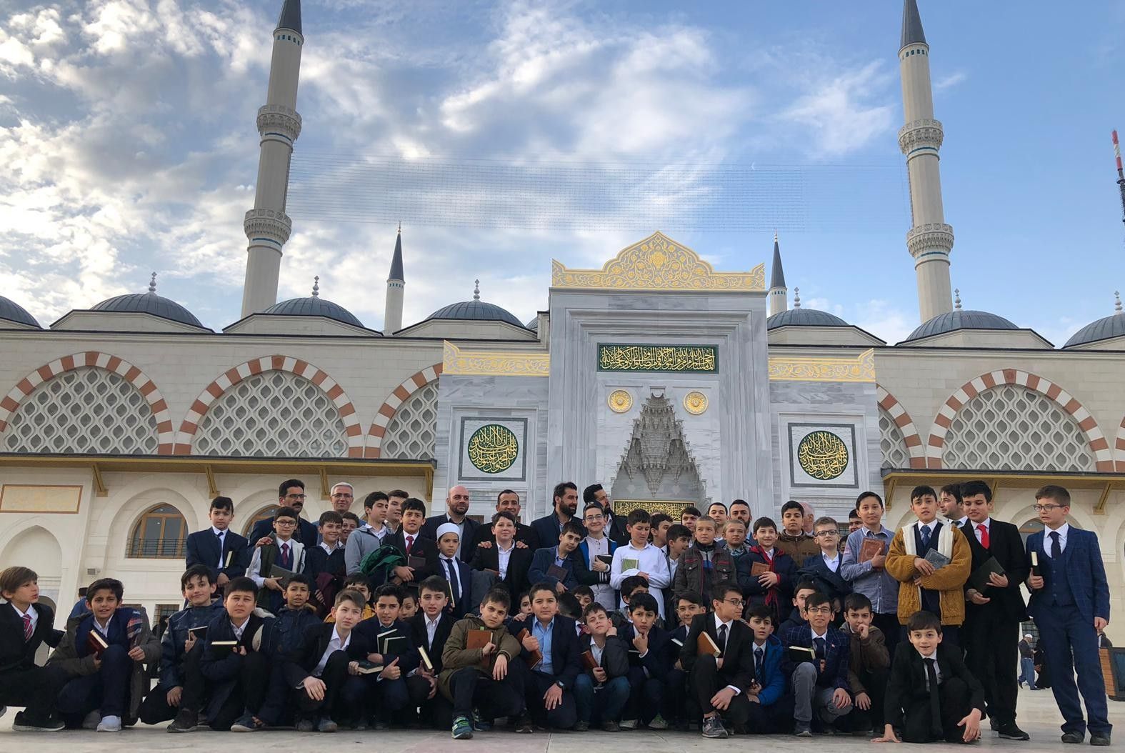 63.000 KİŞİ SABAH NAMAZINDA BULUŞTU