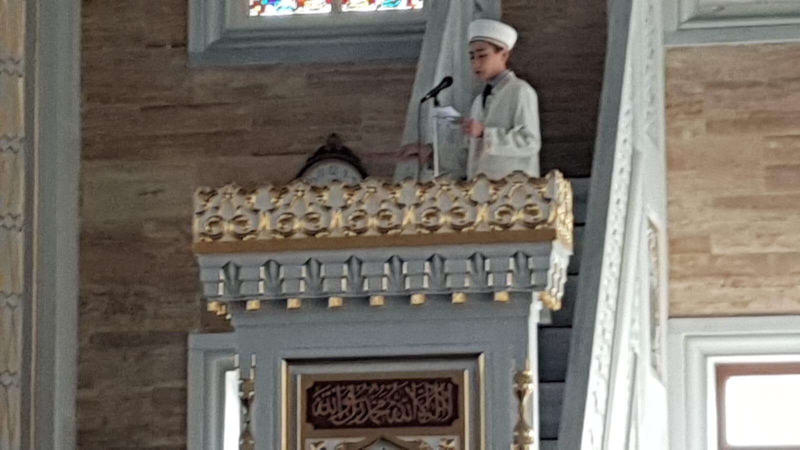 Yakuplu Evlat Camisinde Farklı Cuma