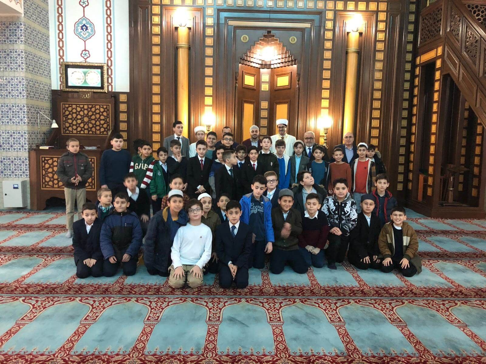 BEYLİKDÜZÜ MÜFTÜMÜZ CUMA NAMAZINDA ÖĞRENCİLERİMİZ İLE BULUŞTU