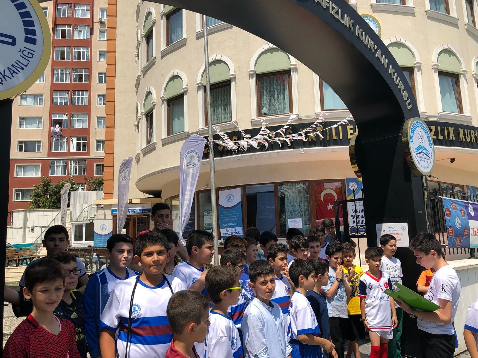 Fotbol turnuvası ve hamam