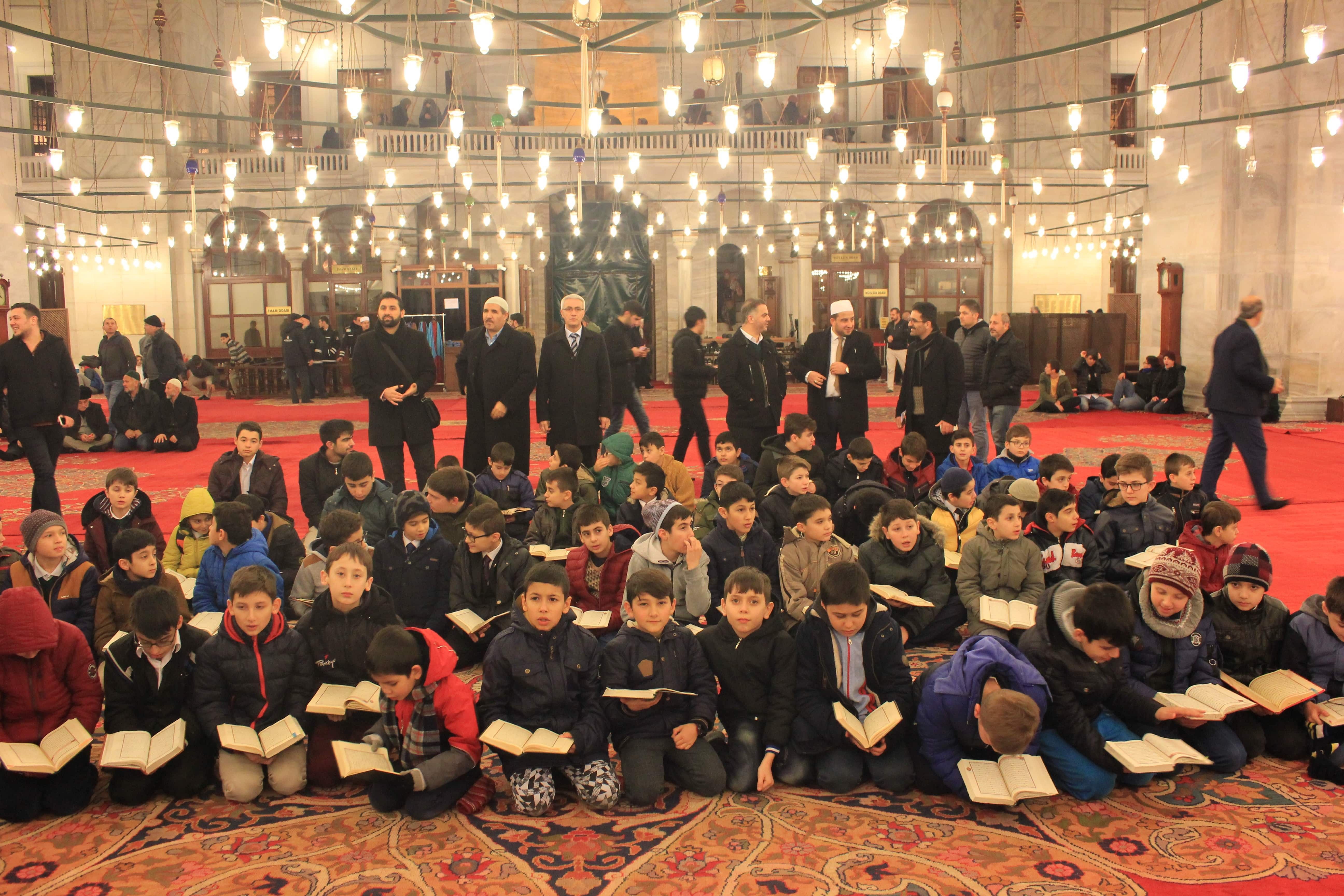 Fetih Gecesinde Fetih Ruhuyla Fatih Camisinde Buluştuk.