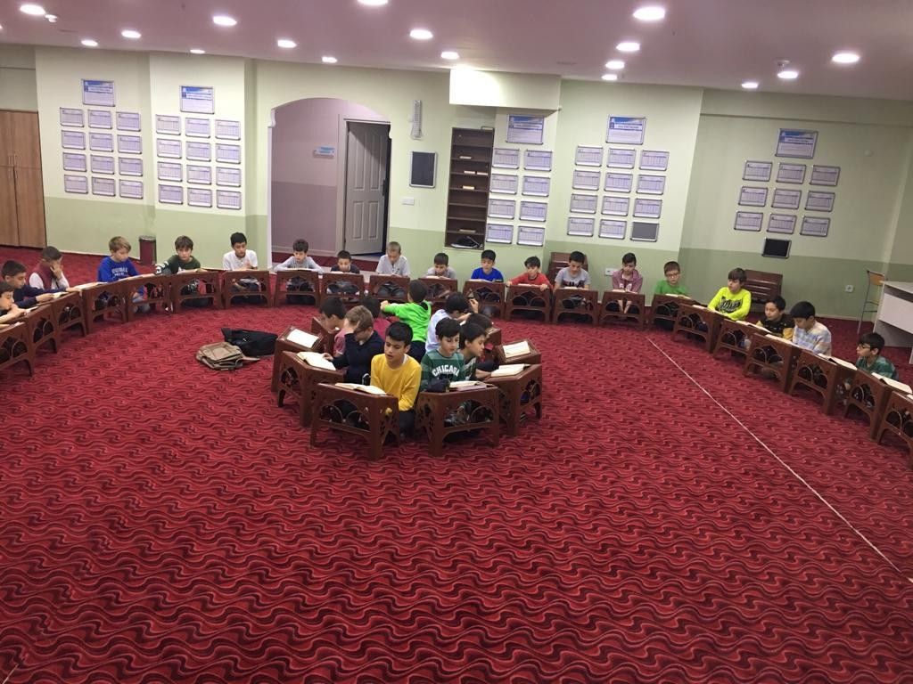 FETİH SURESİ OKUYOR ve ORDUMUZUN MUZAFFER OLMASI İÇİN DUA EDİYORUZ.